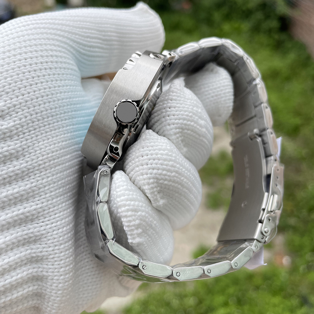 Custom watches 316L for diving with Swiss Super-LumiNova BGW9 dial 5 custom-watch-manufacturers