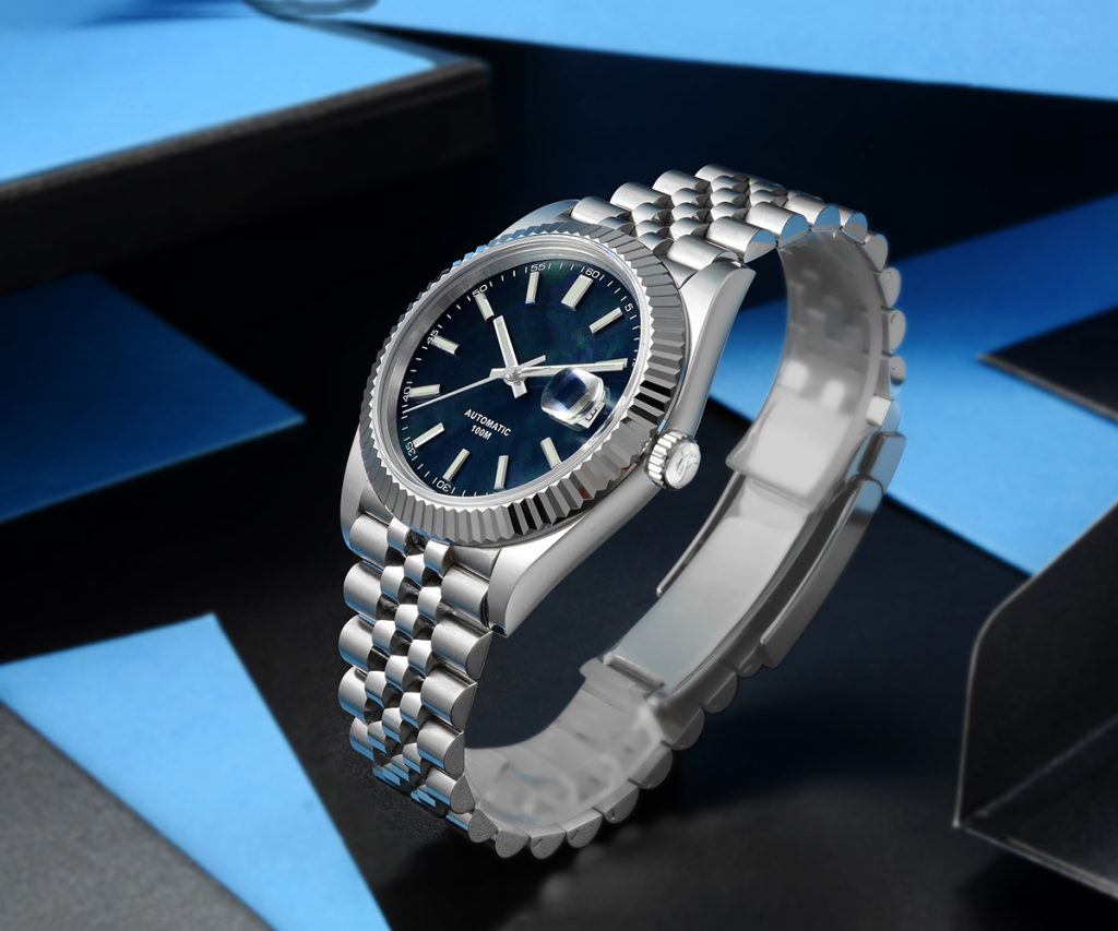 fully mechanical watch