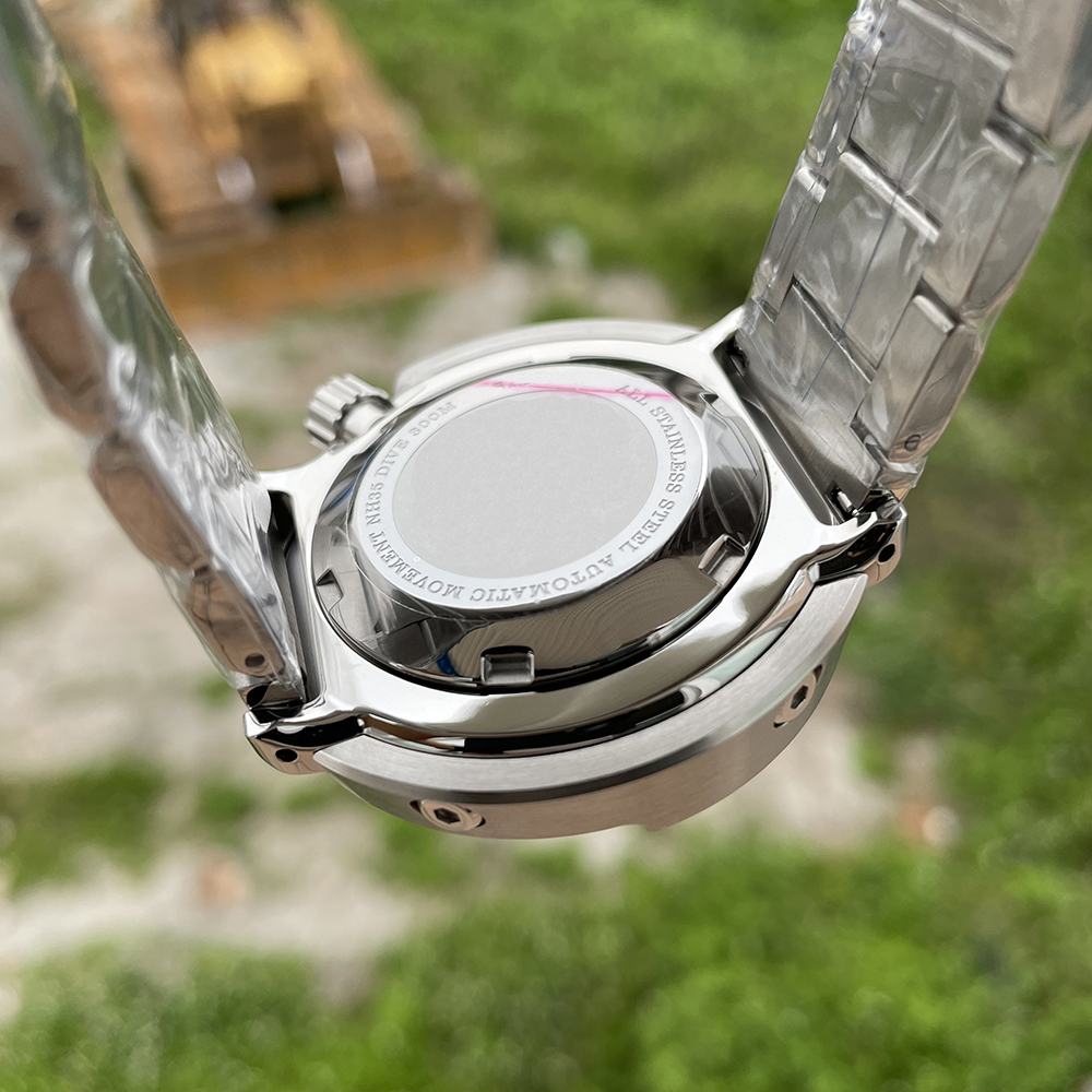 Custom watches 316L for diving with Swiss Super-LumiNova BGW9 dial 6 watch-factory-china