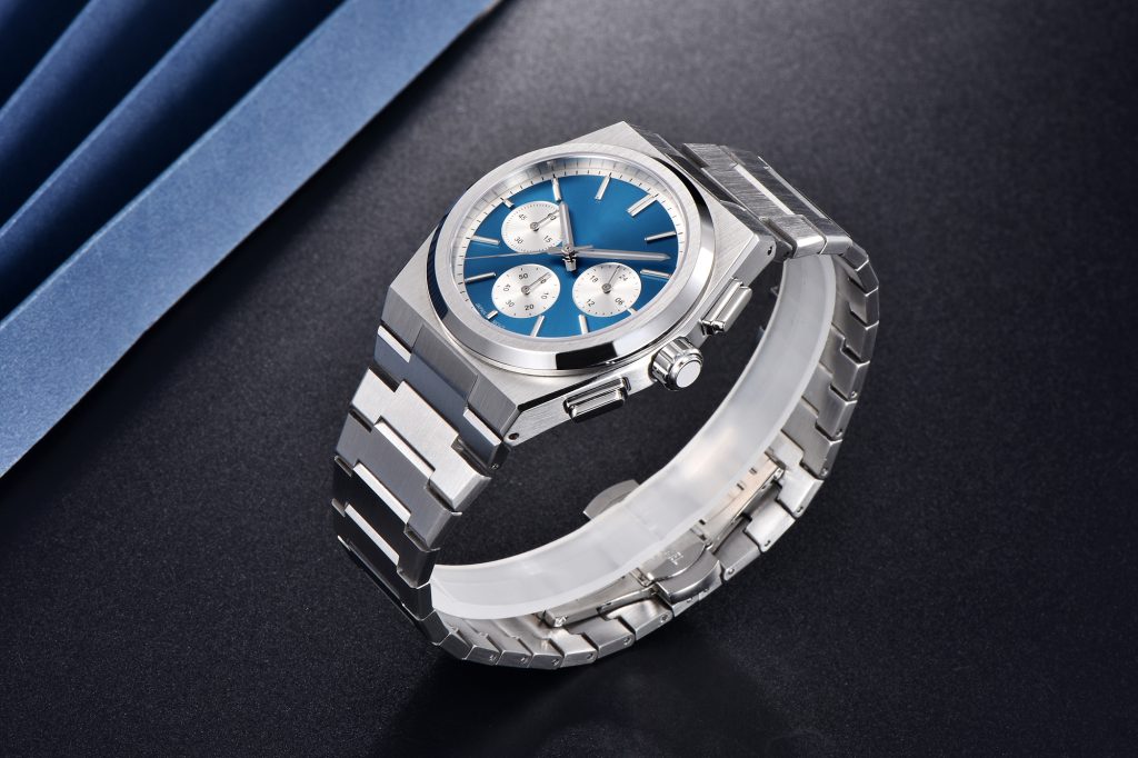 chronograph watch with Sellita movt